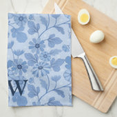 Monogram Light Blue und Navy Floral Pattern Geschirrtuch (Viertel Falte)