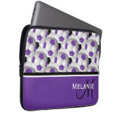 Monogram Lila Black Soccer Ball Pattern Laptopschutzhülle (Vorne Rechts)