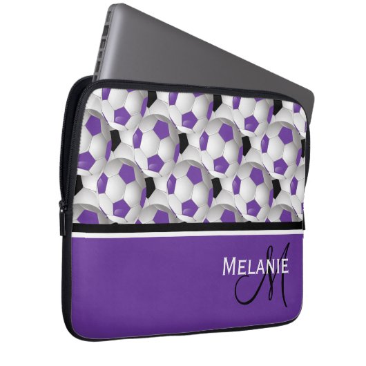 Monogram Lila Black Soccer Ball Pattern Laptopschutzhülle (Vorne Rechts)