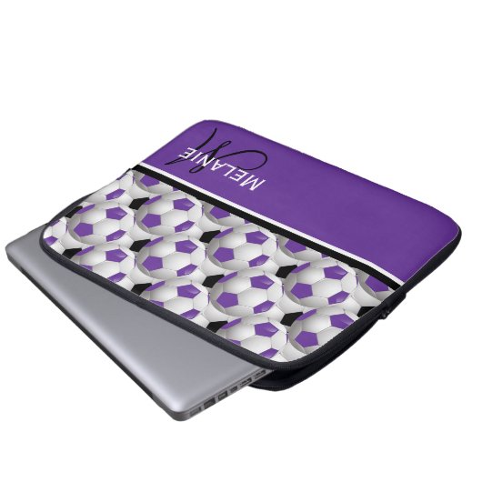 Monogram Lila Black Soccer Ball Pattern Laptopschutzhülle (Vorne Knopf)