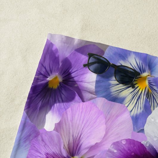 Monogram Lila Blue White Floral Pansa Blume Strandtuch (Beispiel)