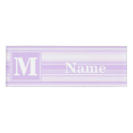 Monogram-Lilastreifen Namenschild