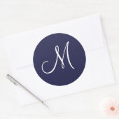 Monogram M White auf Navy Blue, Runder Aufkleber (Umschlag)