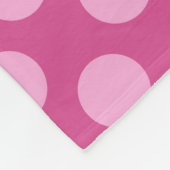 Monogram Magenta Pink Chic Polka Dot Muster Fleecedecke (Ecke)