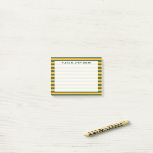 Monogram Medium Green und Gold Yellow Strip Post-it Klebezettel (Auf Schreibtisch)
