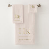 Monogram Minimal Elegant Blush Pink Gold Stilvoll Badhandtuch Set (Insitu)