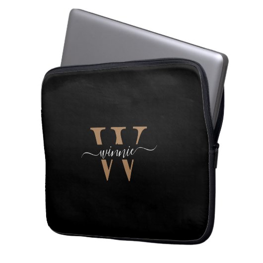 Monogram Minimal Elegante Black Gold Script Name Laptopschutzhülle (Vorderseite Links)