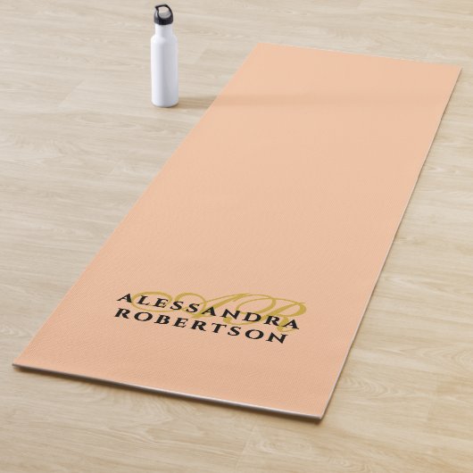 Monogram Minimalist Peach Gold Initials Black Chic Yogamatte (Beispiel)