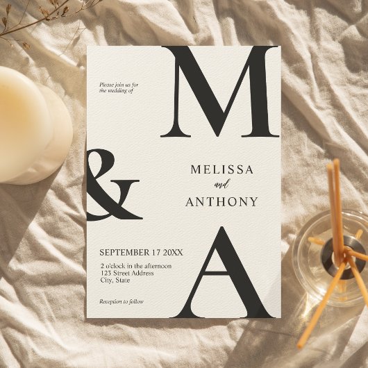 Monogram Minimalistisch Black und Ecru Modern Wedd Einladung