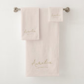 Monogram Minimalistisch Blush Pink Script Signatur Badhandtuch Set (Insitu)