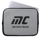 Monogram, Minimalistischer Name Schwarzer Text - M Laptopschutzhülle (Vorderseite)