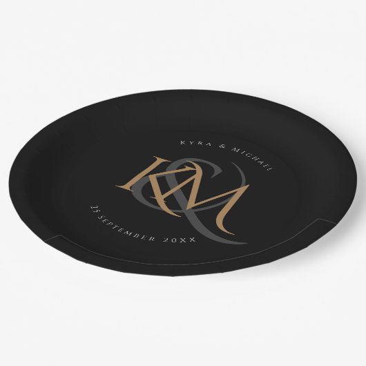 Monogram Modern Gold Script Black Elegante Hochzei Pappteller (Schrägansicht)
