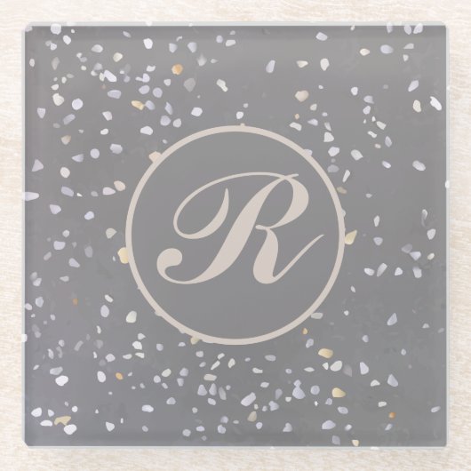 Monogram Modern Gray Terrazzo Glasuntersetzer (Vorderseite)