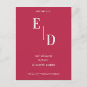 Monogram Modern Magenta Wedding Save the Date Ankündigungspostkarte (Vorderseite)