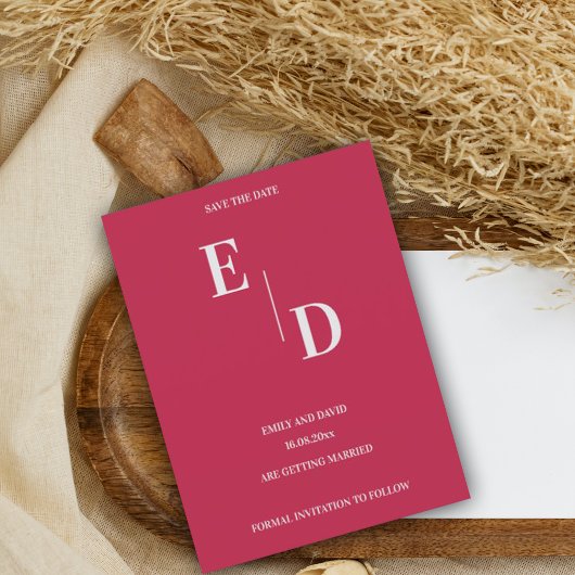 Monogram Modern Magenta Wedding Save the Date Ankündigungspostkarte