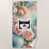 Monogram-Name auf Aquarellfarben-Blume Strandtuch (Vorderseite)