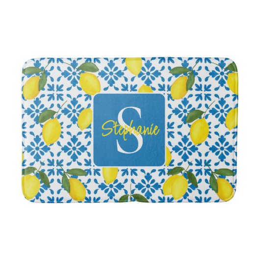 Monogram Name Blue French Tile Lemon Pattern Badematte (Vorderseite)