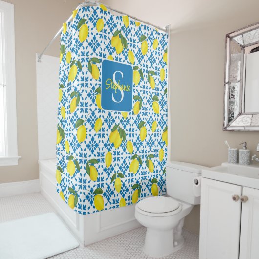 Monogram Name Blue French Tile Lemon Pattern Duschvorhang (Beispiel)