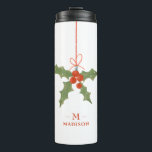 Monogram Name Christmas Holly Winter Floral Thermosbecher<br><div class="desc">Monogram Name Christmas Holly Winter Floral Thermal Tumblers bietet eine heilige Dekoration in rot und grün mit Ihrem personalisierten Namen und Monogramm in elegantem roten Drehbuch unten. Personalisieren Sie den Text durch Bearbeiten in den bereitgestellten Textfeldern. Perfekt zum Geburtstag, Weihnachtsgeschenke, beste Freunde und vieles mehr. Entworfen von ©Evco Studio www.zazzle.com/store/evcostudio...</div>