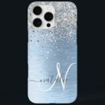 Monogram, Name des blauen, gebürsteten Metalls Sil iPhone 16 Pro Max Hülle<br><div class="desc">Dieses schicke Gehäuse mit hübschem silber funkelndem Glitzer auf blau gebürstetem metallischem Hintergrund ist einfach zu personalisieren.</div>