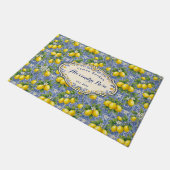 Monogram Name Lemon Blue French Country Tile  Fußmatte (Schrägansicht)