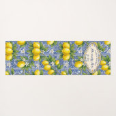 Monogram Name Lemon Blue French Country Tile  Yogamatte (Rückseite (Horizontal))