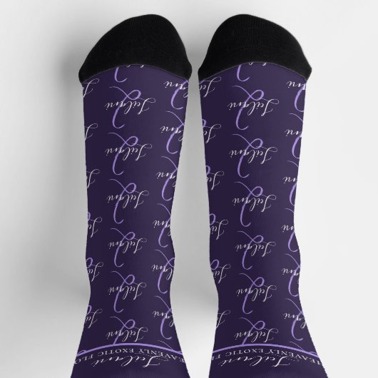 Monogram name meaning Leilani purple custom Socken (Oben)