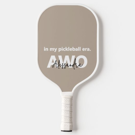 Monogram Name Tan Taupe Minimalistisch Schwarz Pickleball Schläger (Rückseite)