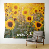 Monogram Name Trendy Field of Yellow Sunflowers Wandteppich (Beispiel (Horizontal))