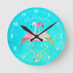 Monogram Name Two Pink Flamingos Runde Wanduhr