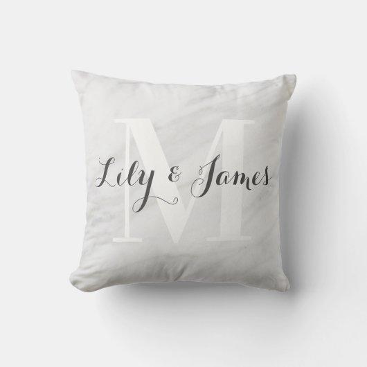 Monogram Name White Gray Marble Wedding Keepake Kissen (Vorderseite)