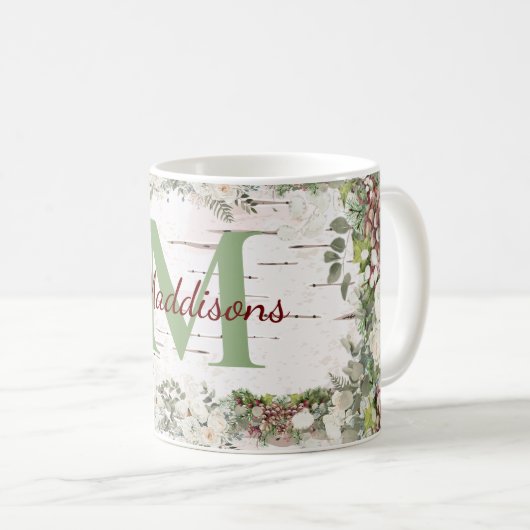 Monogram Name Winter Woodland White Rose Pinecone Kaffeetasse (VorderseiteRechts)