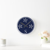 Monogram Nautic White Navy Blue Starfish Beach Runde Wanduhr (Zuhause)
