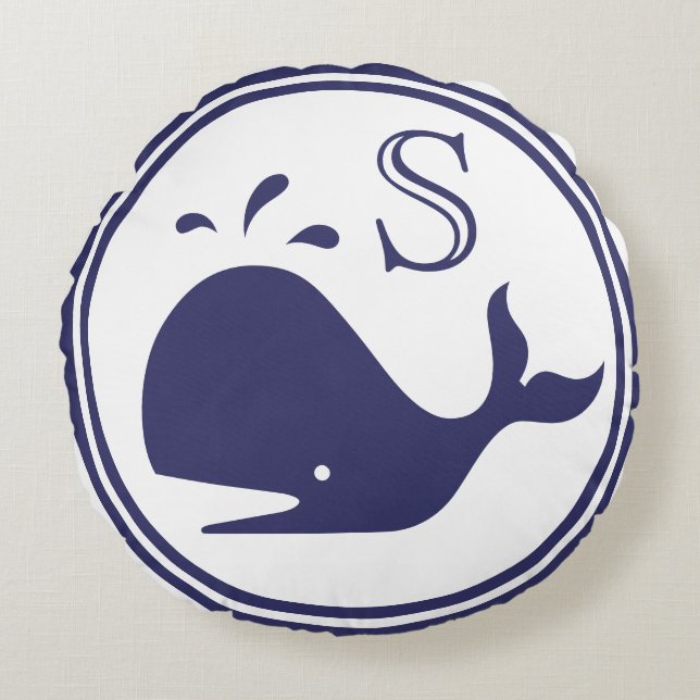 Monogram Nautical Navy Blue Whale, weißes Küstenge Rundes Kissen (Vorderseite)