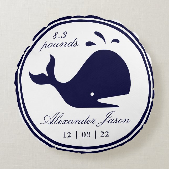 Monogram Nautical Navy Blue Whale, weißes Küstenge Rundes Kissen (Vorderseite)