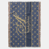 Monogram Navy Blue Gold Crown King Queen NEWLYWEDS Decke (Vorderseite Vertikal)