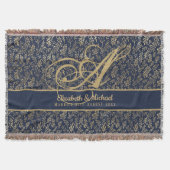 Monogram Navy Blue Gold Leaf Newlyweds Wedding Decke (Vorderseite)