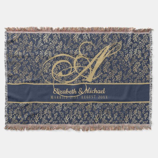 Monogram Navy Blue Gold Leaf Newlyweds Wedding Decke (Vorderseite)