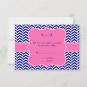 Monogram Navy Blue mit Hot Pink Zickzack UAWG RSVP Karte (Vorderseite)