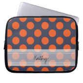 Monogram Navy Blue Orange Chic Polka Dot Muster Laptopschutzhülle (Vorderseite)