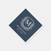 Monogram Navy Blue Wappen Botanical Wedding Serviette (Ecke)