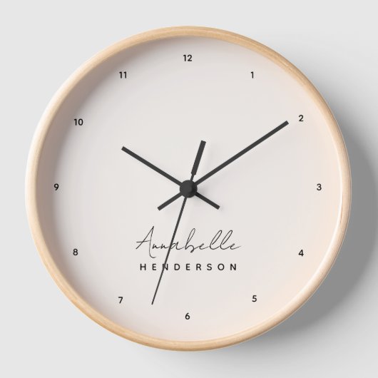 Monogram Neutral Modern Minimalist Stylish Uhr (Vorderseite)