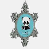 Monogram Niedlich Panda Personalisiert Bubble Gum Schneeflocken Zinn-Ornament (Links)