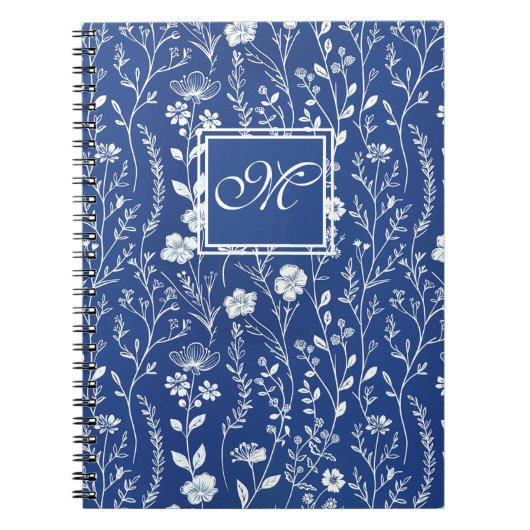 Monogram-Notebook mit blauer und weißer Wildblume Notizblock (Vorderseite)