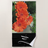 Monogram Orange Daisy Foto Strandtuch (Vorderseite)