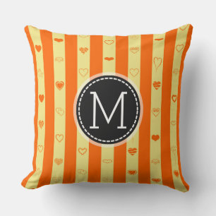 Monogram Orange Stripes Modernes Herzmuster Kissen
