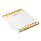 Monogram Orange White Trendy Fun Polka Dot Muster Notizblock (angewinkelt)