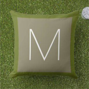 monogram outdoor pillow with green border kissen für draußen
