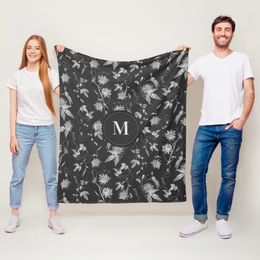 Monogram Passion Blume Dunkelgrau Fleecedecke (Beispiel)