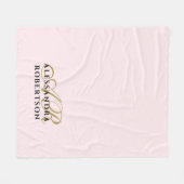Monogram Pastel Pink Gold Schwarz Minimalistisch S Fleecedecke (Vorderseite (Horizontal))